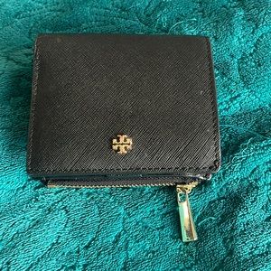 💯 Authentic GUC Tory Burch black wallet.